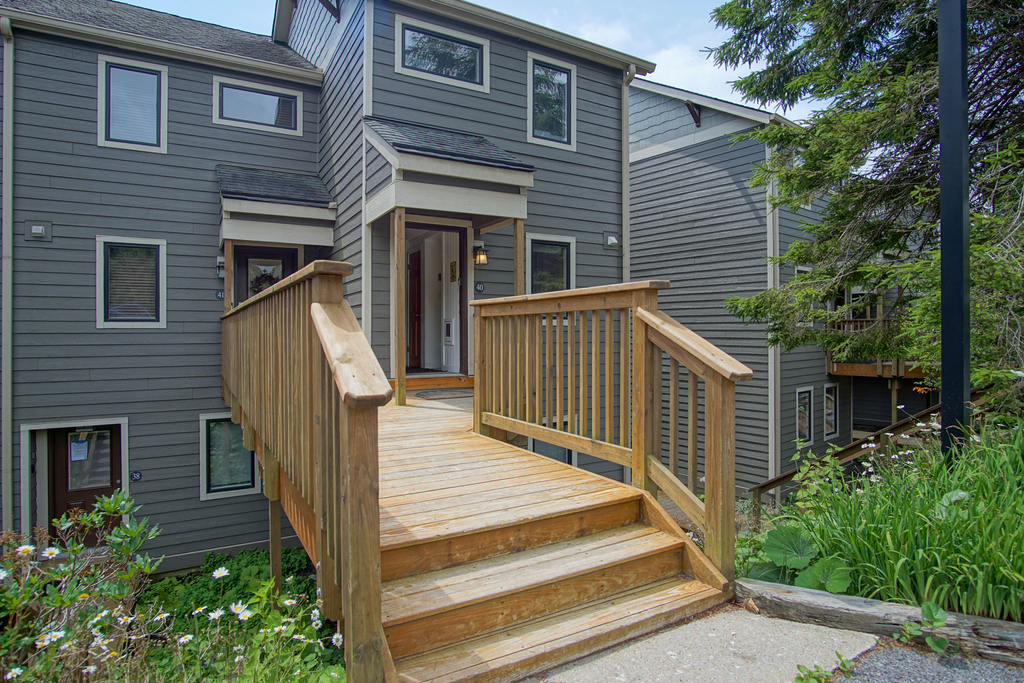 2 Br: Powderidge 40