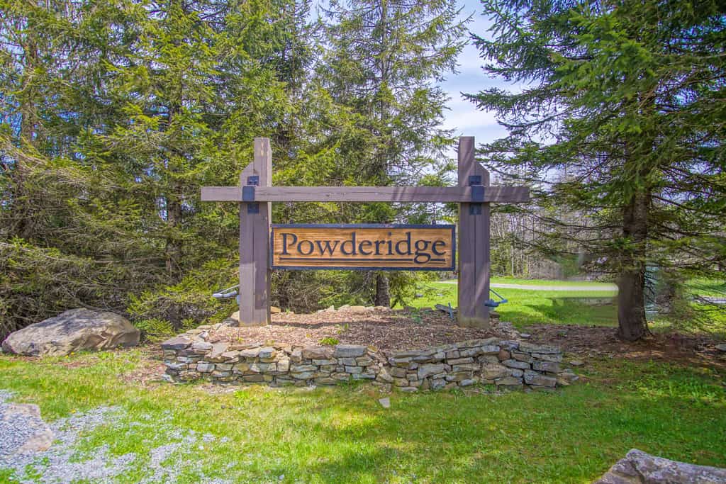 Powderidge 40: Slope Side, Sleeps 9 Full Kitchen