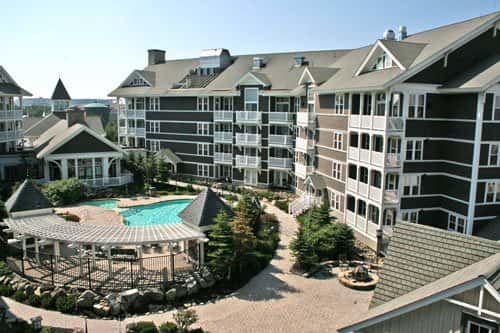 2 Br Plus Den: Allegheny Springs 140