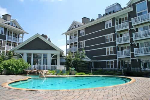 2 Br Plus Den: Allegheny Springs 140