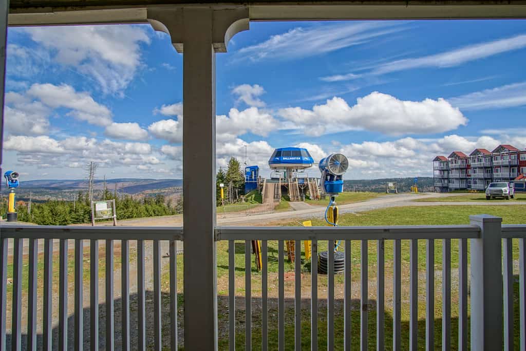 Allegheny Springs 140 Ground Level, slope side, Snowshoe Resort Village Center 2 Bedroom Plus Den
