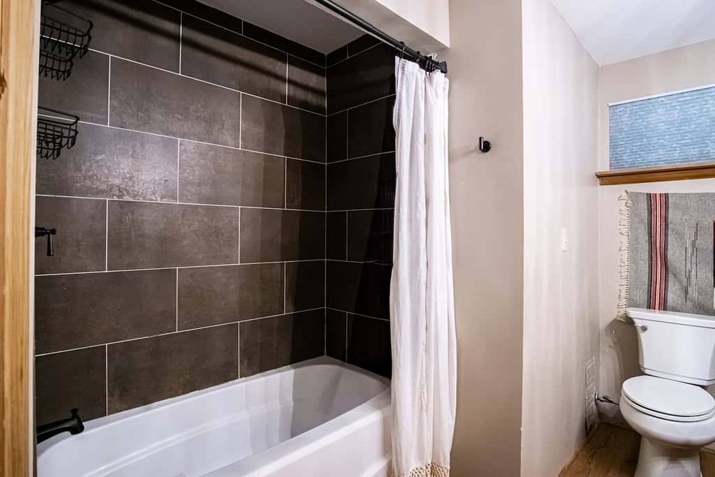 6 Br: North Westridge Rd. 111