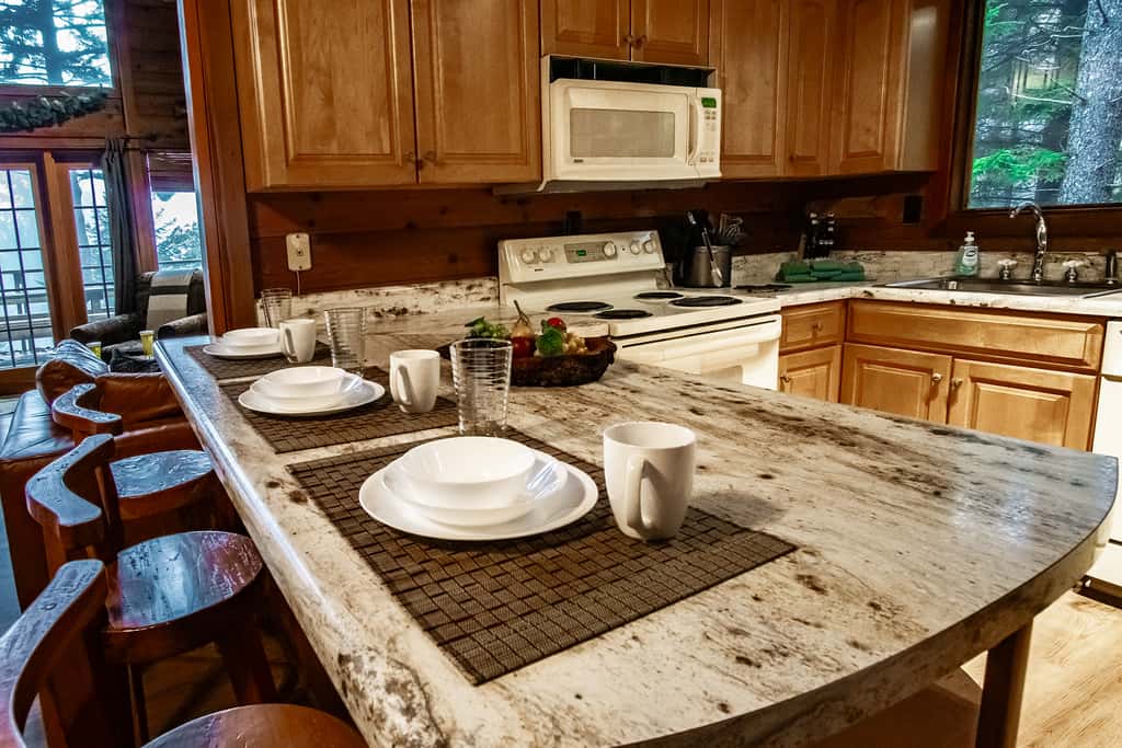 6 Br: North Westridge Rd. 111