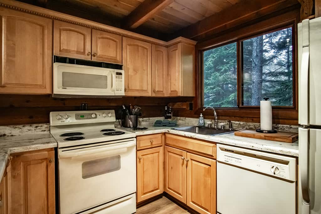 6 Br: North Westridge Rd. 111