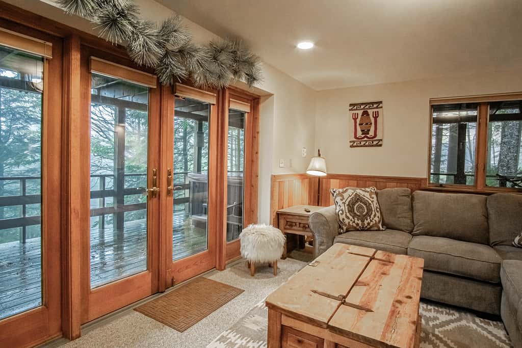 6 Br: North Westridge Rd. 111