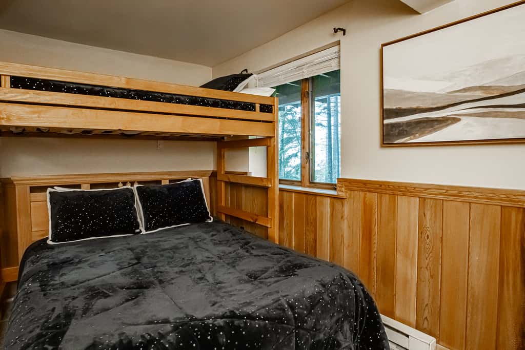 6 Br: North Westridge Rd. 111