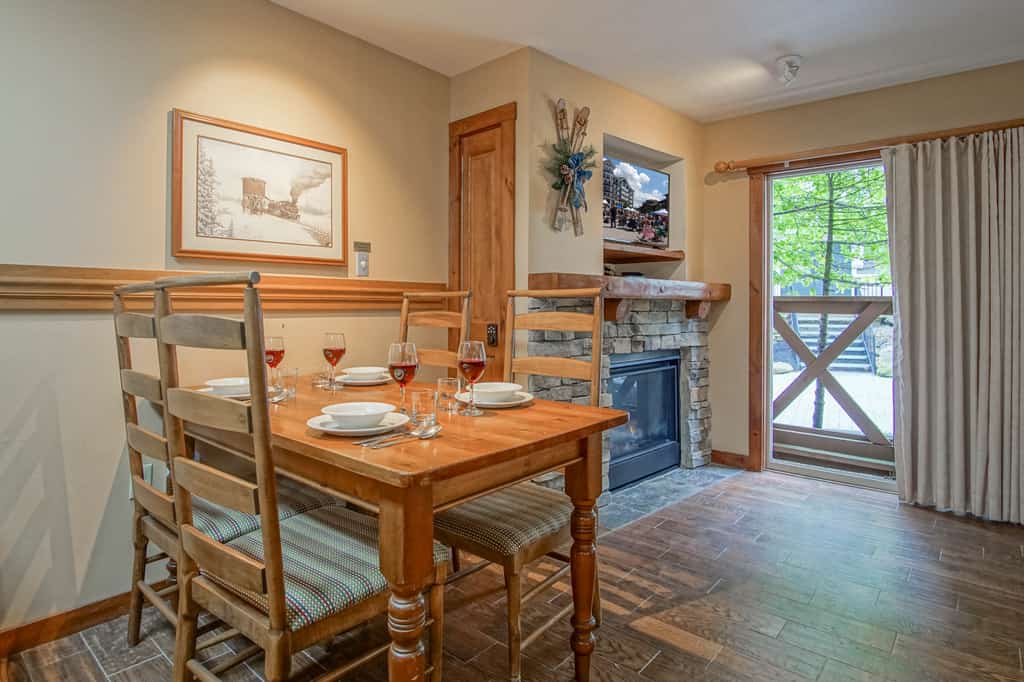 Rimfire 162 Cozy STUDIO in the heart of the Village!