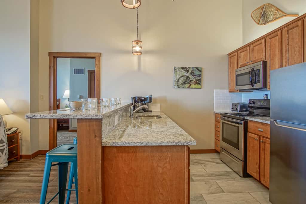 2 Br Plus Den: Allegheny Springs 440