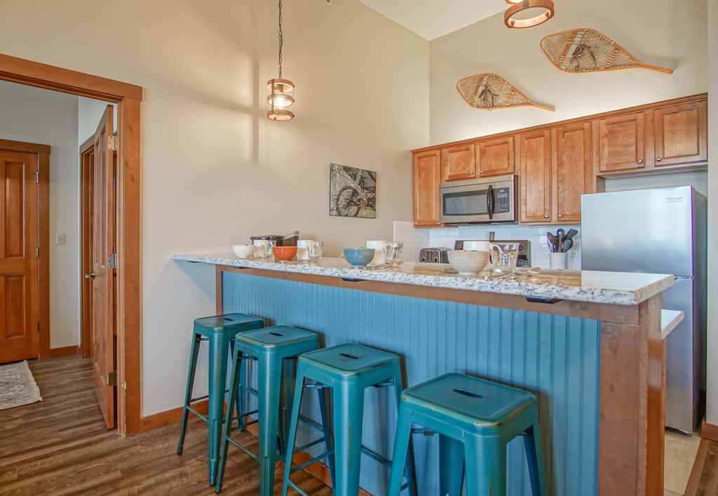 2 Br Plus Den: Allegheny Springs 440