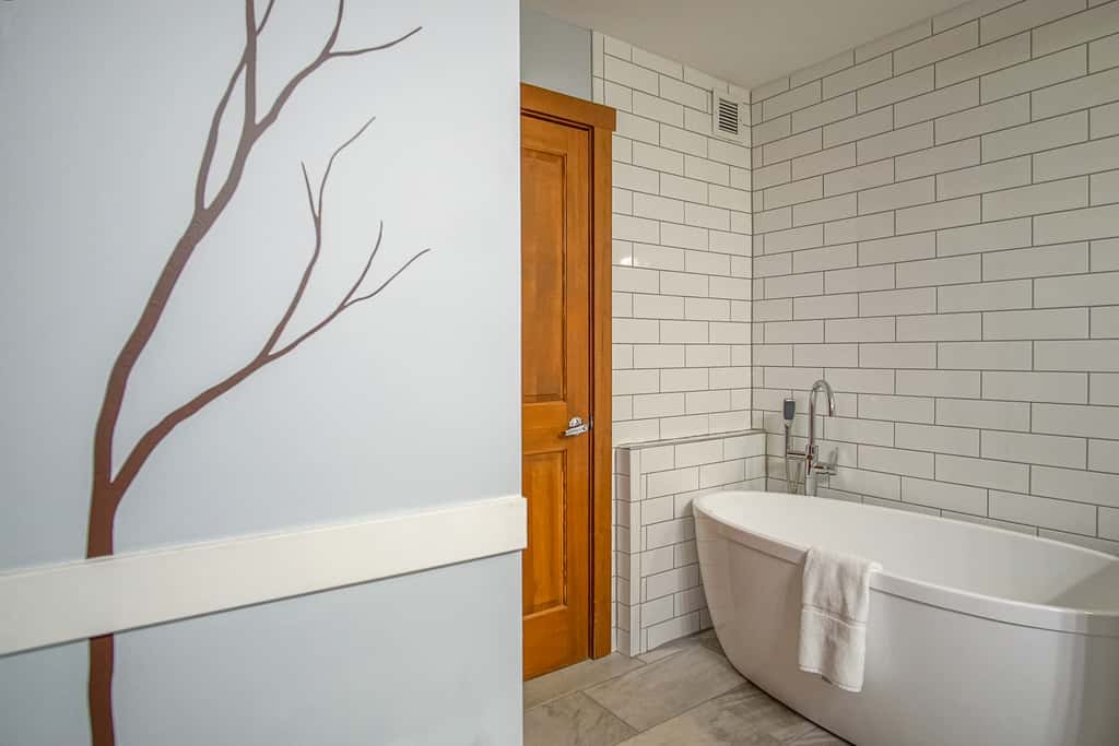 2 Br Plus Den: Allegheny Springs 440