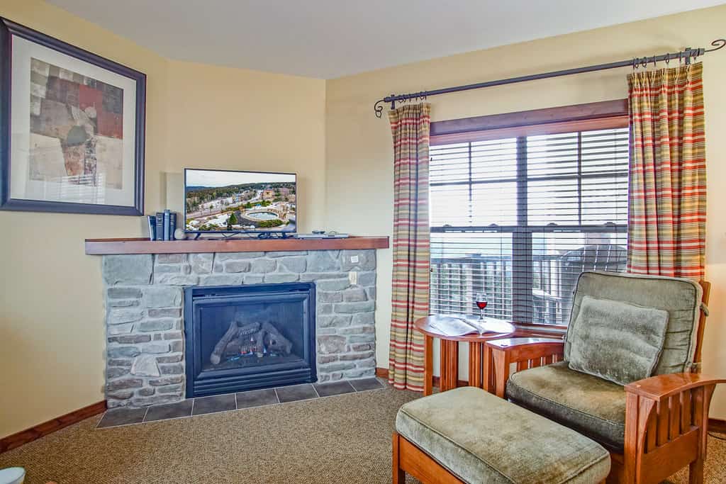 2 Br: Soaring Eagle Lodge 317: Luxury Bell Tower Condo - Great Amenities -Slope Side