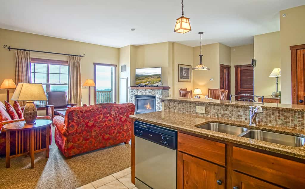 2 Br: Soaring Eagle #411: Luxury Lodging. Great Amenities Slope Side!