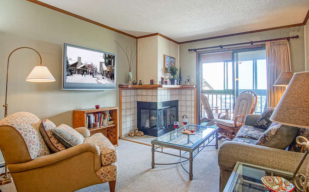 2 Br: SnowCrest 214A 2 Bedroom: Indoor Hot Tubs Game Room Easy Slope Access