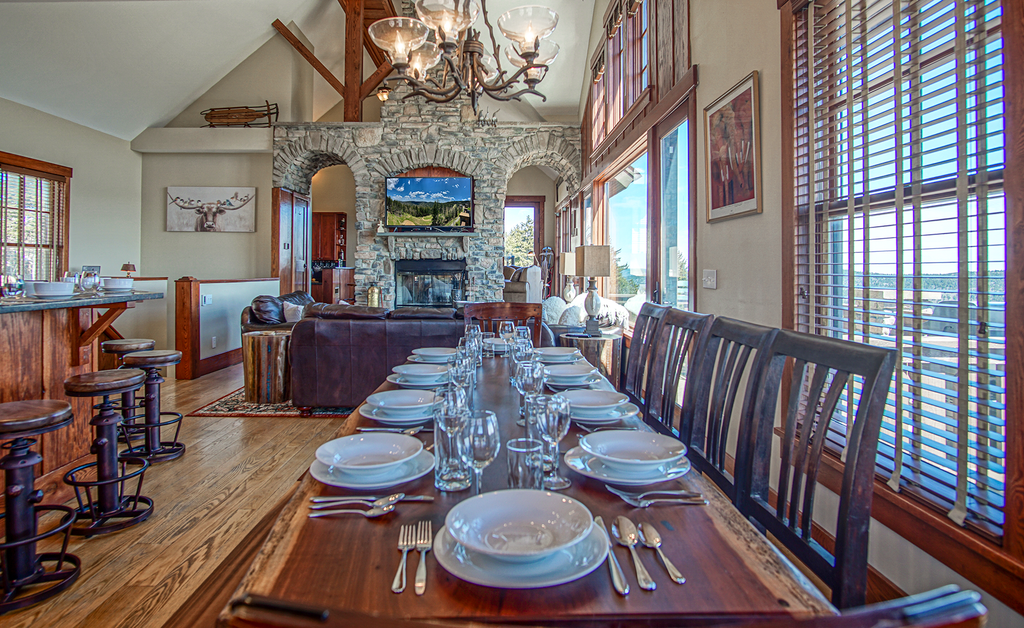 Slope side 8 BR at Sanctuary Majestic Mountain Top Estate, Hot Tub, Sauna, sleeps 16