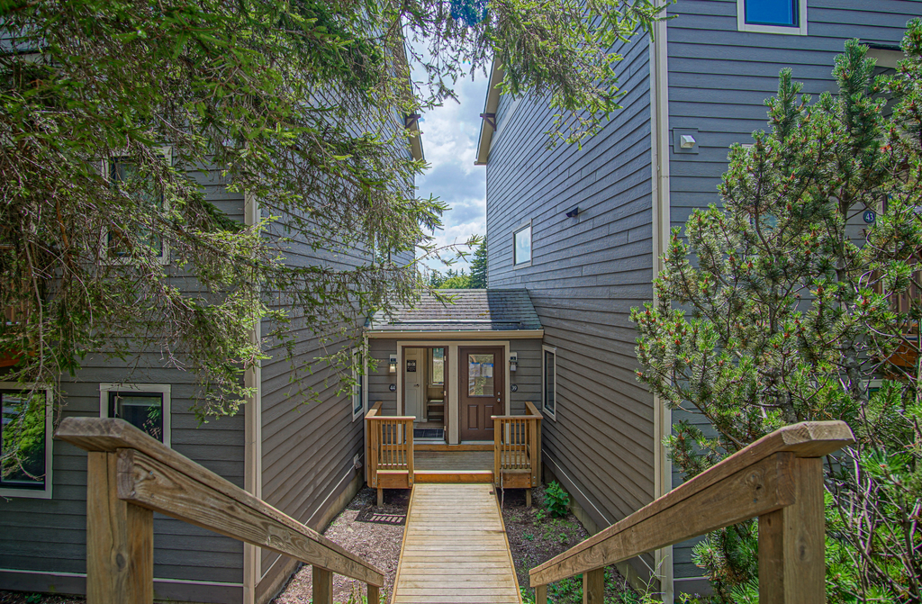 1 Br: Powderidge 44