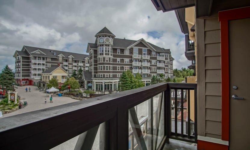 Rimfire 322-323: Combined 2 one bedroom units, Slopeside