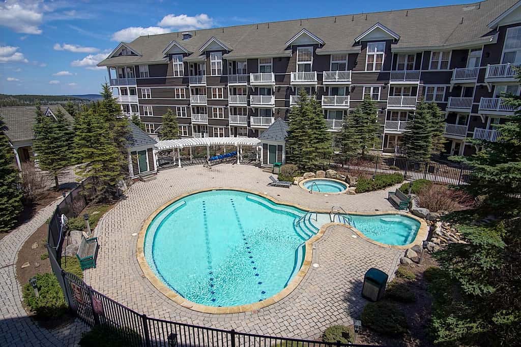 1 Br Jr Studio: Allegheny Springs 414