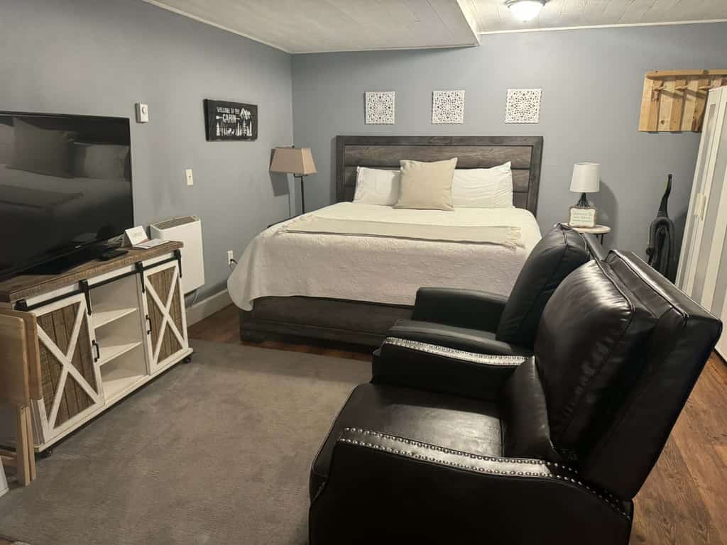 Overlook Condo 21-C Studio Off Mountain Lodging