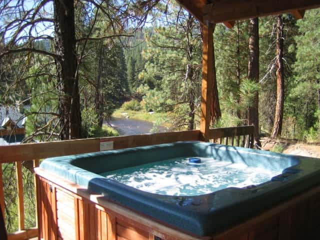 Middlefork River Chalet