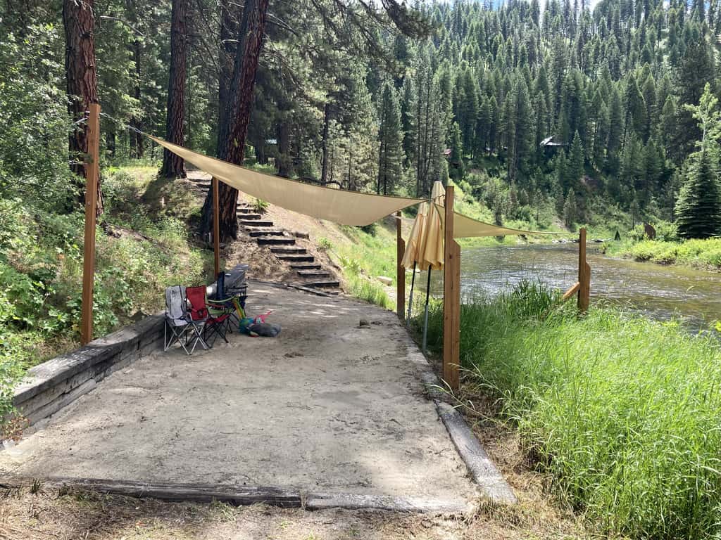 Middlefork River Chalet