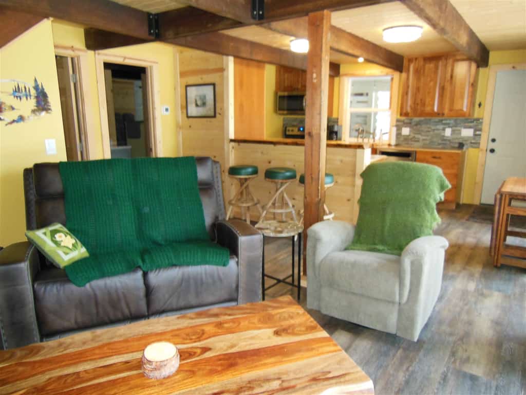 Very Private Cabin Nestled in the Pines with Awesome Views