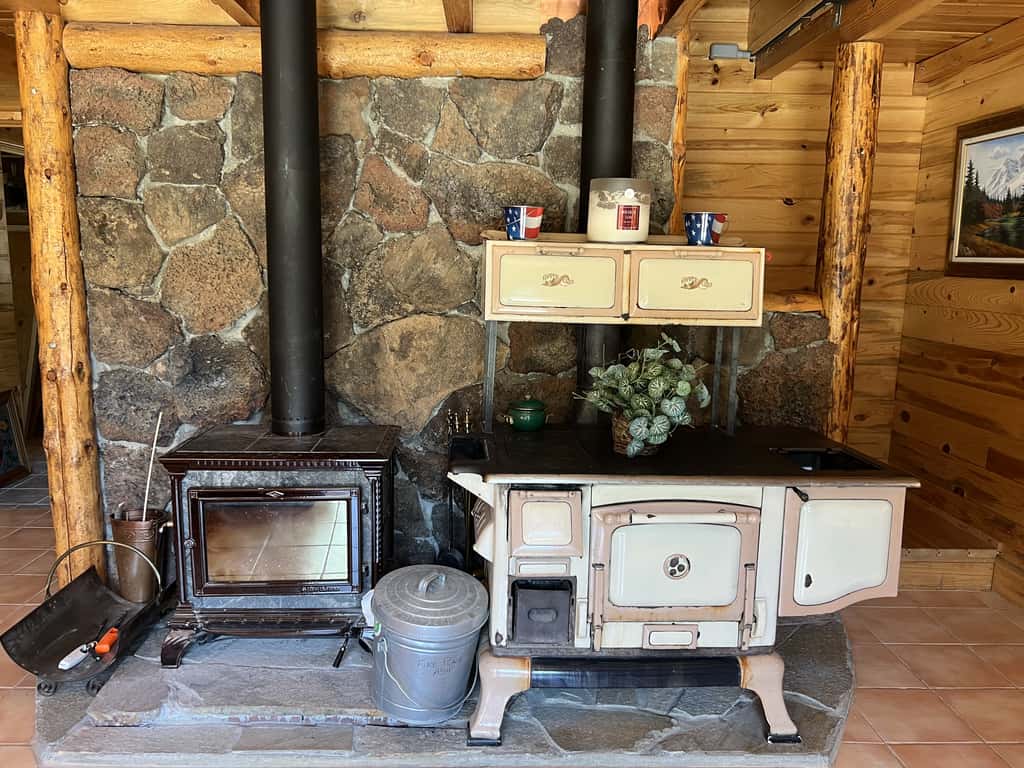 Eagle River Lodge