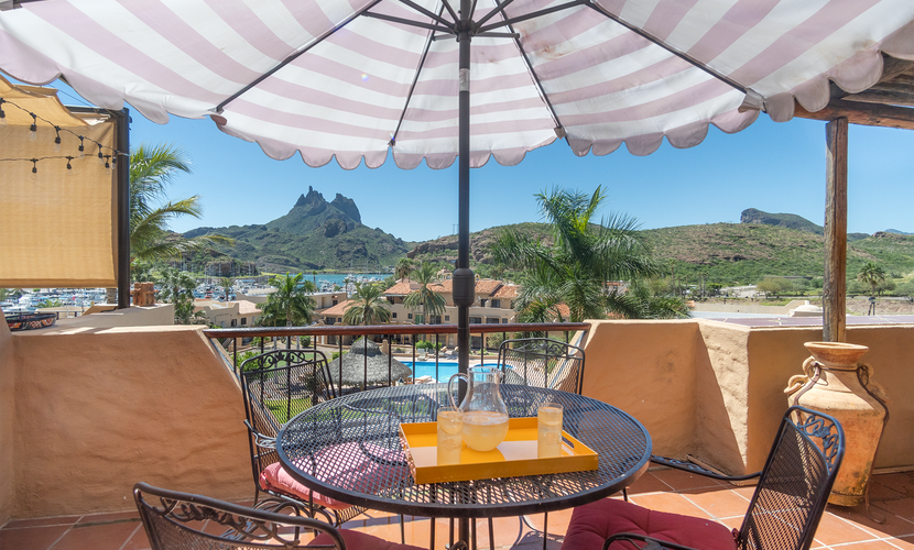 Beautiful condo in Las Glorias 309