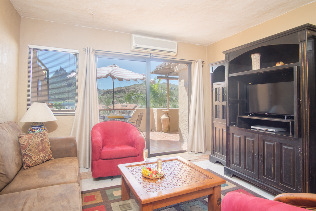 Beautiful condo in Las Glorias 309