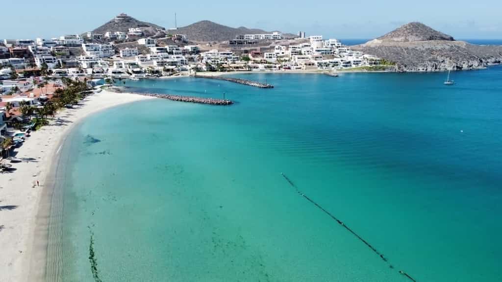 Marina real 84: Alberca privada y a pasos de la playa