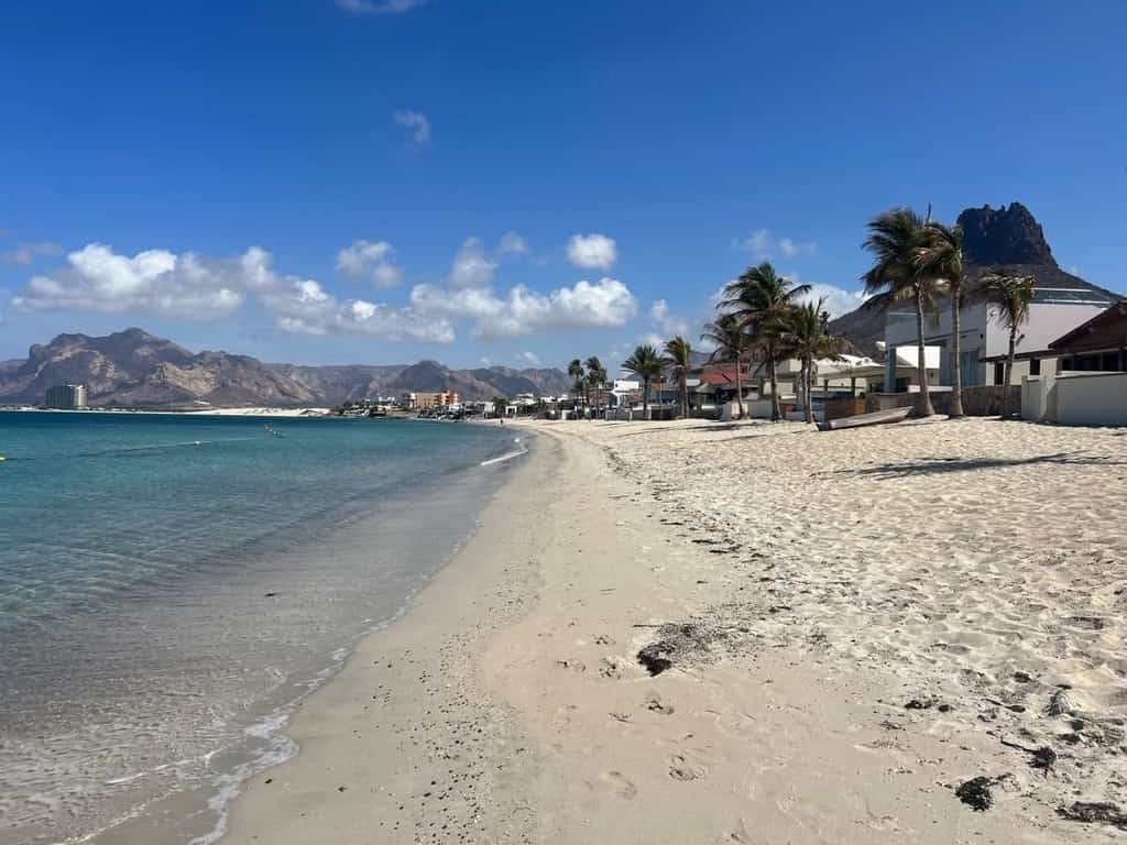 Marina real 84: Alberca privada y a pasos de la playa