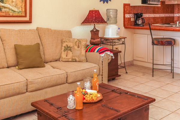 Princesa C-104 Barefoot Bumblebee Newly Renovated Ocean View Condo