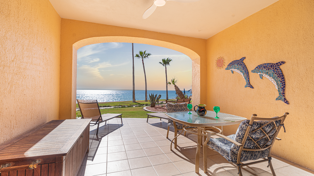 Princesa Resort E-108 Salty Life Ground Floor Adorable Condo