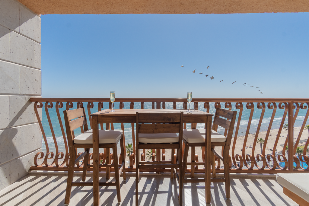 Sonoran Sun E-807 Wonderful Fully Renovated Ocean Front Condo