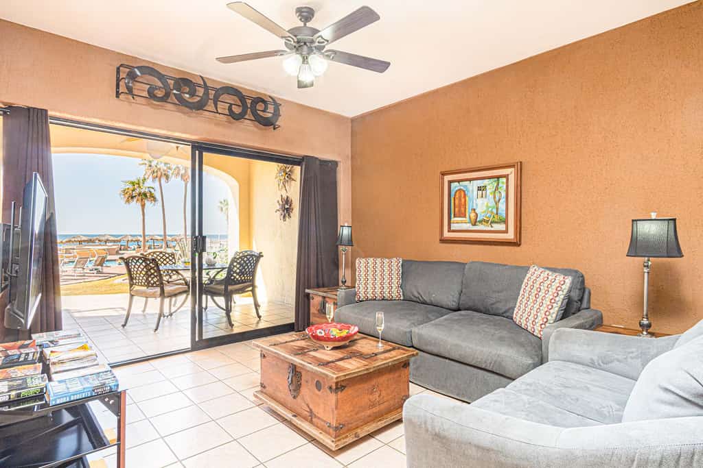 Princesa E-102 The Sandbox Private Ground Floor Ocean Front Condo