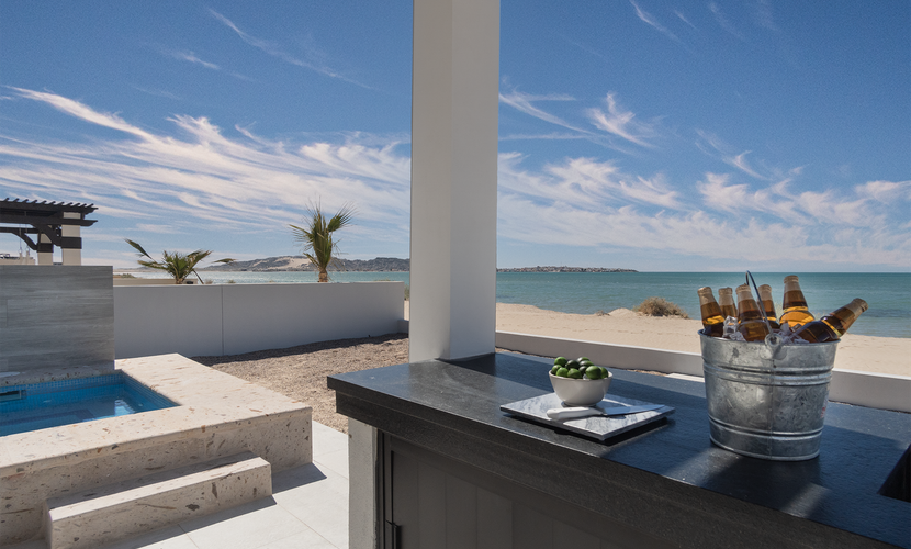 4 BR Luxurious Ocean front Casa Estrella in Islas del Mar