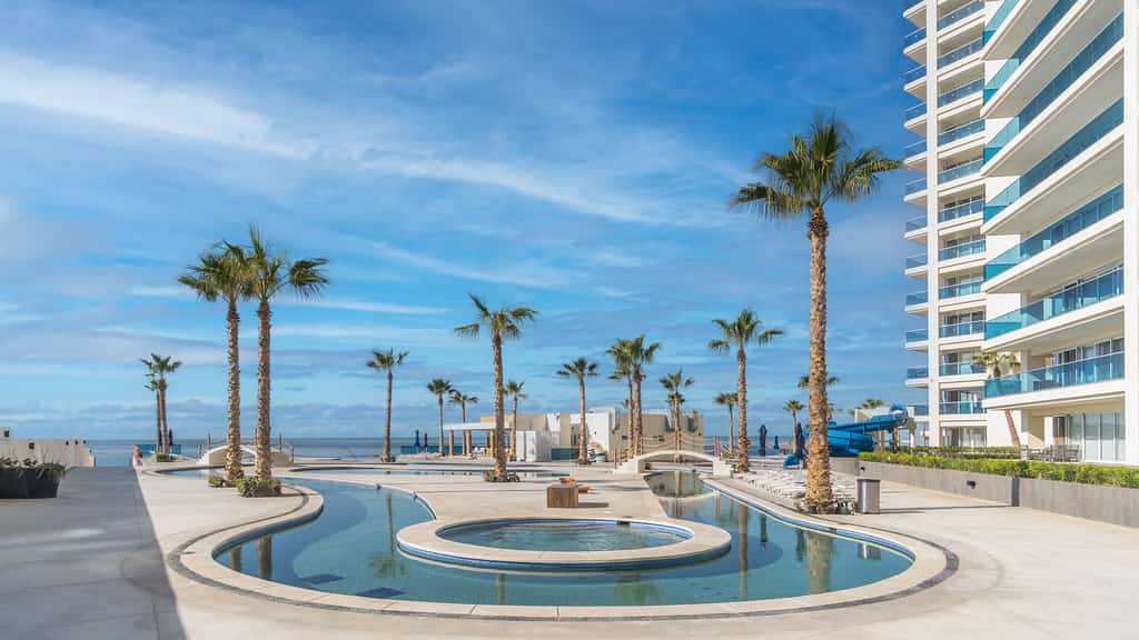 Splash in The New Lazy River/Stay in Modern Luxury Encantame C-603