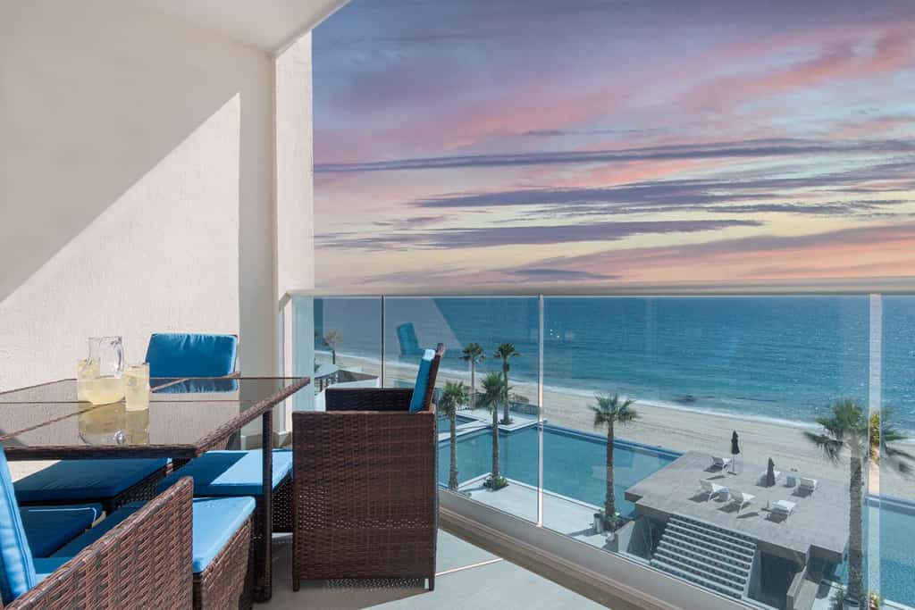 Splash in The New Lazy River/Stay in Modern Luxury Encantamae C 402