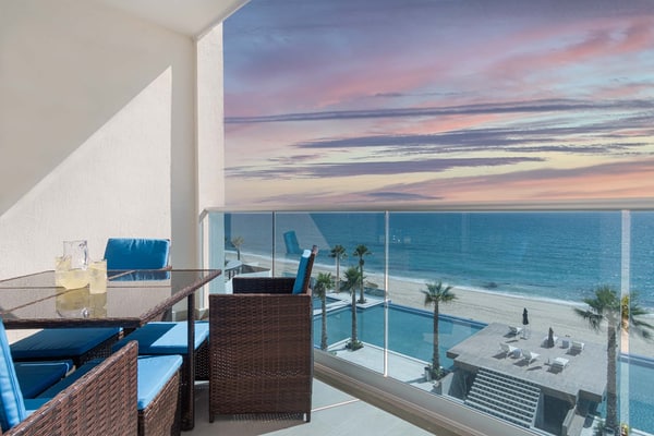 Splash in The New Lazy River/Stay in Modern Luxury Encantamae C 402