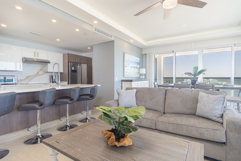 *Breathtaking* 2 BR 2.5 Bath Corner Beach Front Condominium Encantame 505