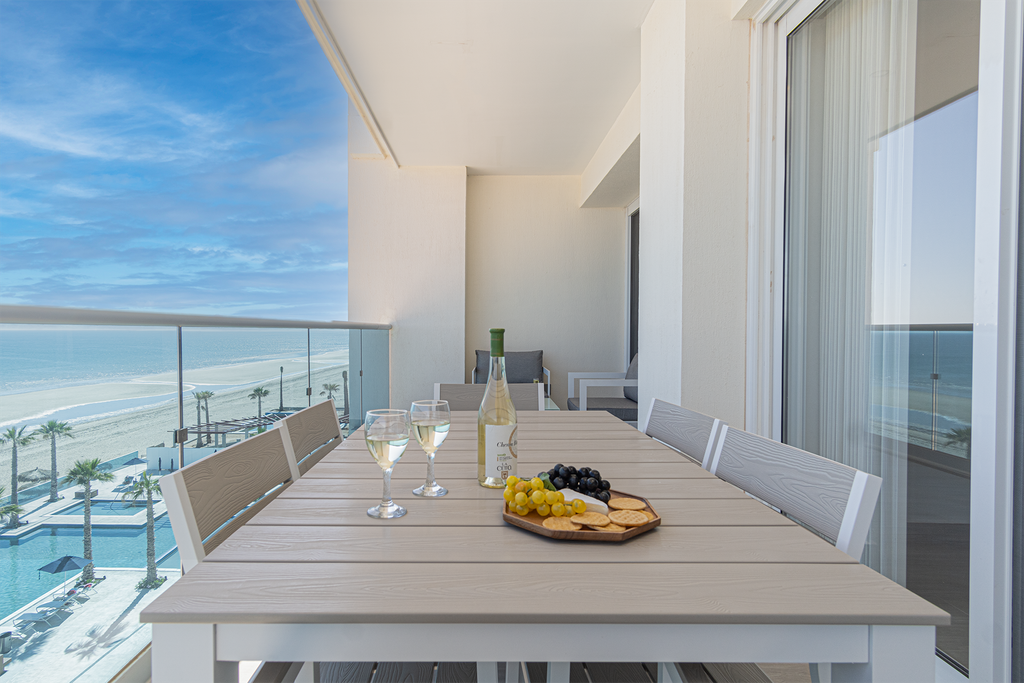*Breathtaking* 2 BR 2.5 Bath Corner Beach Front Condominium Encantame 505