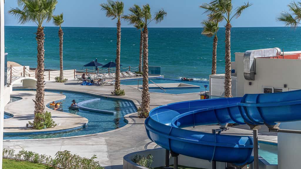 Splash in The New Lazy River/Stay in Modern Luxury Encantame C-605
