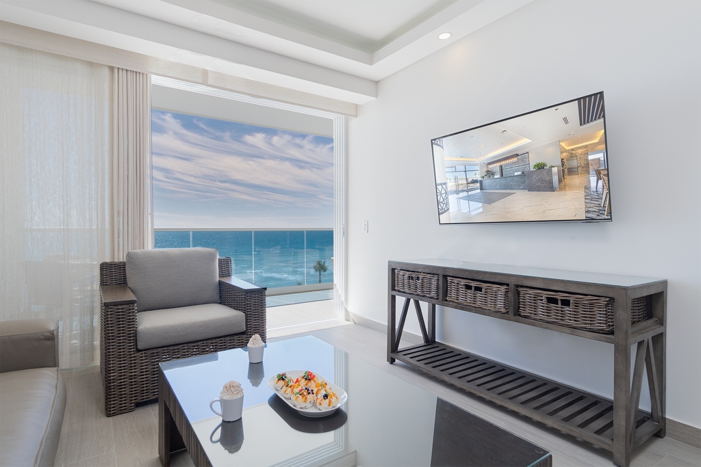Splash in The New Lazy River/Stay in Modern Luxury  Encantame C-403