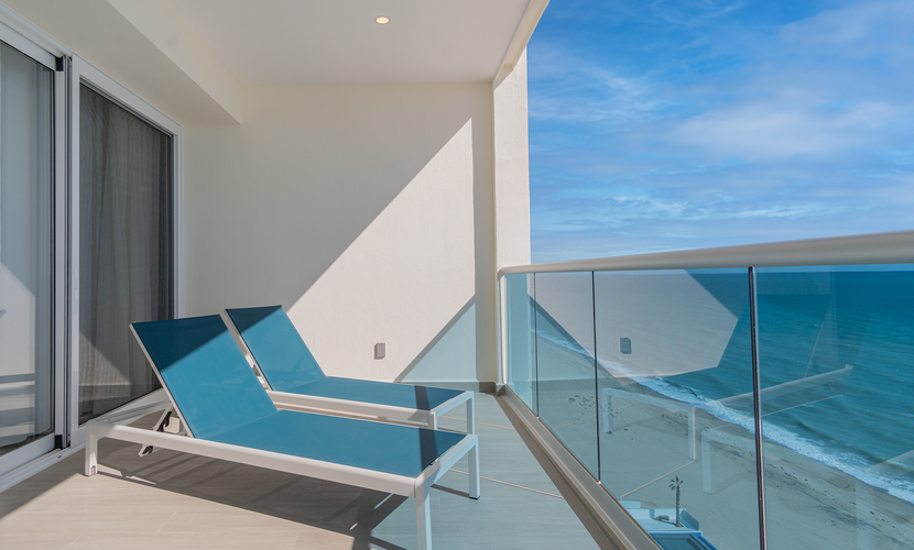 Splash in The New Lazy River and Sleep In Luxury Encantame C-1104