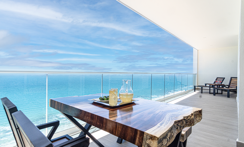 Modish 2 BR Condo at Encantame Towers Velero 2204