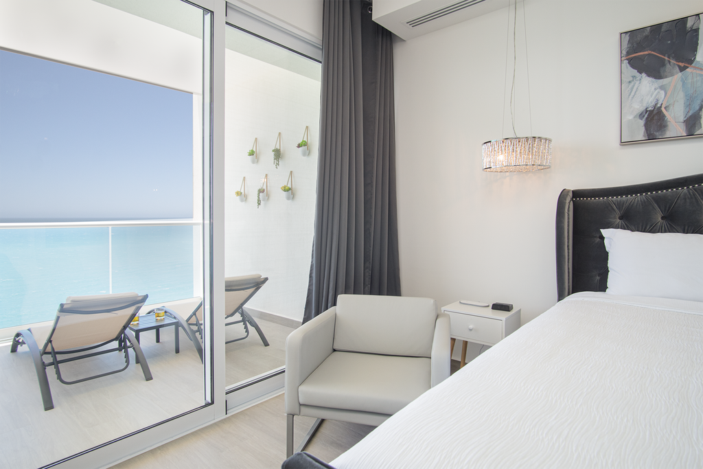 Splash in The New Lazy River and Sleep In Luxury Encantame C2102