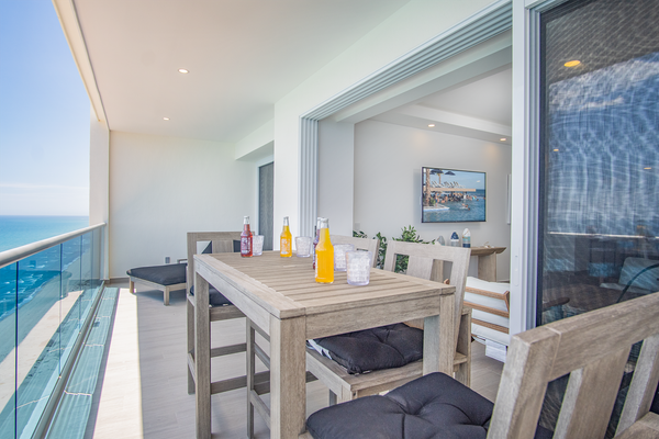 *Stunning* 2BR condo at Encantame Towers Velero 2302 in playa Encanto