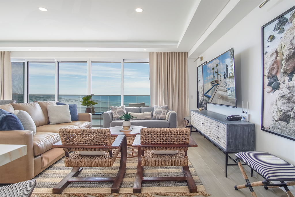 Awesome 3 bedroom condo Encantame Tower E 301