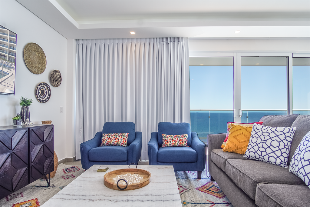 Beautiful 2BR Condo Encantame Towers Verano 805