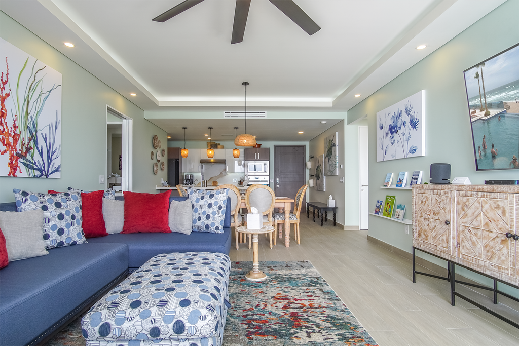 Beautiful 2 bedroom condo Encantame Tower E 802