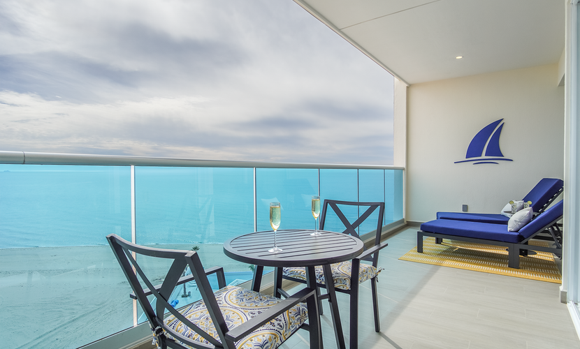 Beautiful 2 bedroom condo Encantame Tower E 802